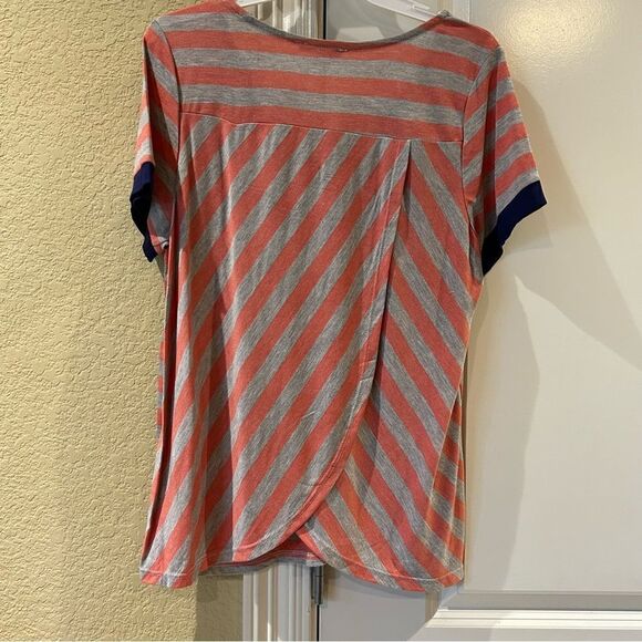 Women’s short sleeve stripe back detailed top‎ - Picture 4 of 8